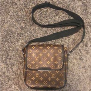 ❌❌❌SOLD❌❌❌Louis Vuitton messenger bag